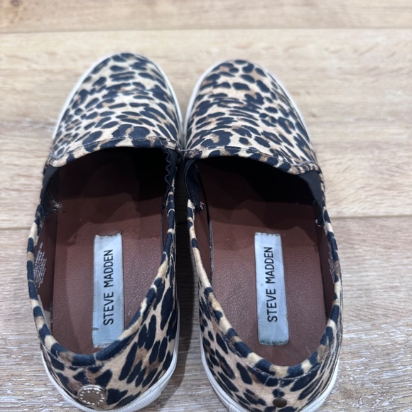 STEVE MADDEN Leopard Safari (Safary) Animal Print Slip-On Boat Shoes - Size 8M - Picture 8 of 11